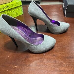 Women's Size 8 Grey Gray Michael Antonio Stilleto Heels